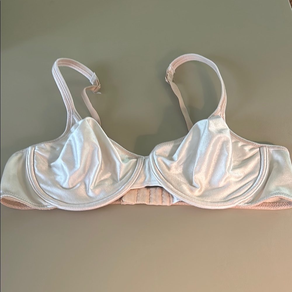 Vanity Fair Cream Classic Underwire Bra